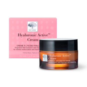 New Nordic Hyaluronic Active™ Cream, som hjælper med at fugte huden i dybden, forbedre elasticiteten og reducere synligheden af rynker med hyaluronsyre og havtorn.