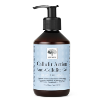 New Nordic Cellufit Action™ Anti-Cellulite Gel med koffein, sandeltræ og sort kommen hjælper med at forbedre hudens elasticitet og reducere synligheden af cellulite.