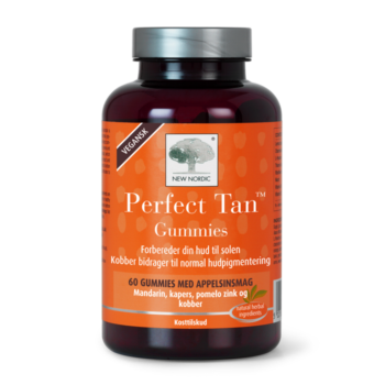New Nordic Perfect Tan Gummies™ med kobber, zink og planteekstrakter, hvor kobber bidrager til normal hudpigmentering og hjælper med at forberede huden til solen.