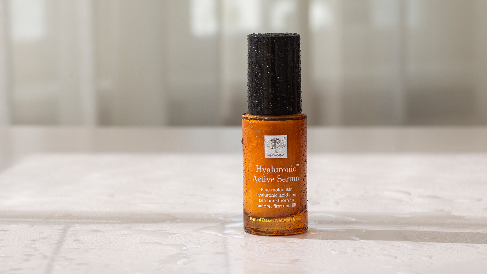 Fugtboosteren over dem alle 14 hyaluronic active serum blogimage